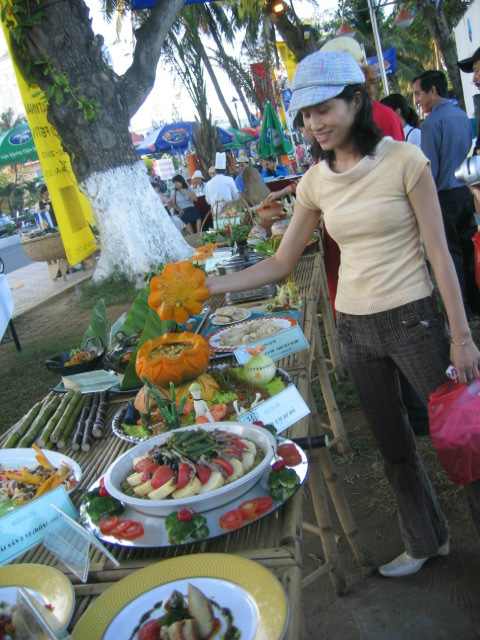 Đi chợ hải sản tươi sống Nha Trang thật thú vị